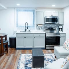 Hyland Suite 103, Hyland Hotel