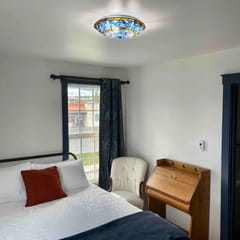 Bugge Room 203, Hyland Hotel