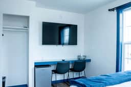 Bugge Room 203, Hyland Hotel