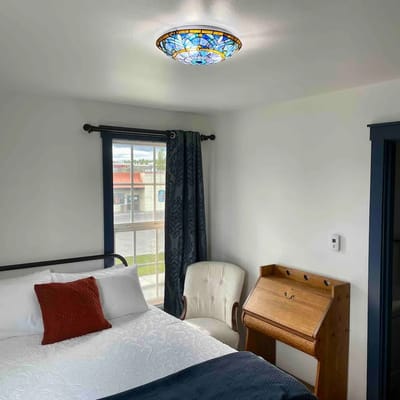 Bugge Room 203, Hyland Hotel