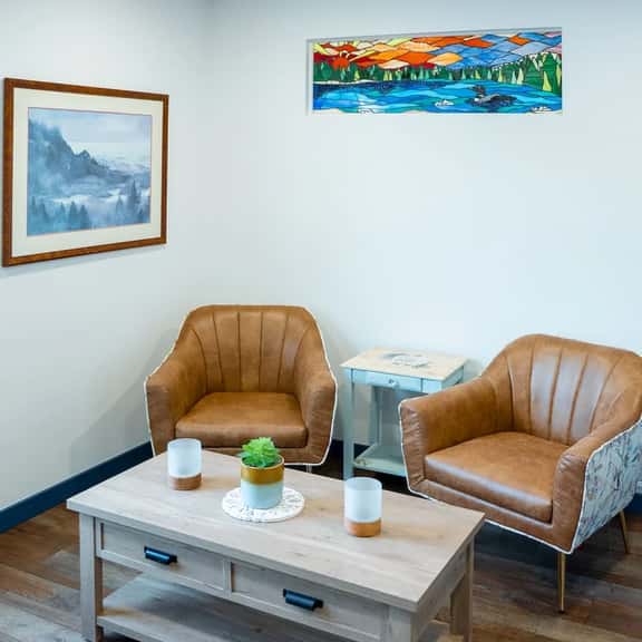Vasanoja Suite 102, Hyland Hotel - Image 1